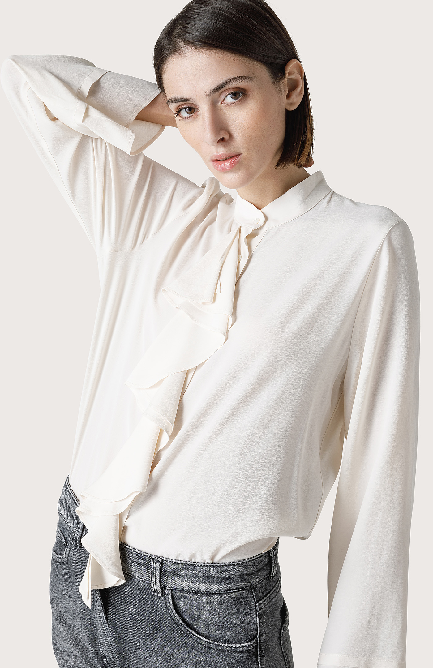 Camicia coreana con rouche - Col. Bianco | Seventy®