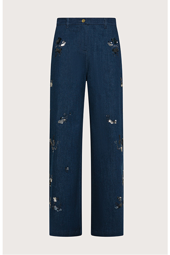 Denim Total Look: Versatile Outfits for Every Occasion